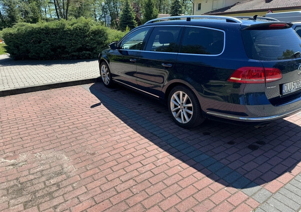 Volkswagen Passat cena 35000 przebieg: 307685, rok produkcji 2012 z Głuchołazy małe 137